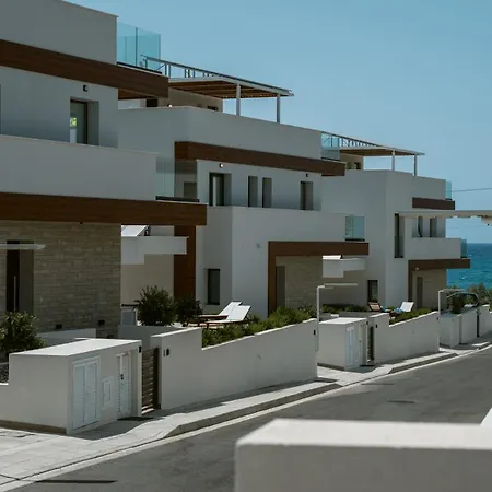 Villa Santa Barbara Seafront W Jacuzzi Pool *