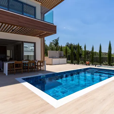 Santa Barbara Seafront W Jacuzzi Pool Villa *