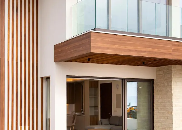 Villa Santa Barbara Seafront W Jacuzzi Pool