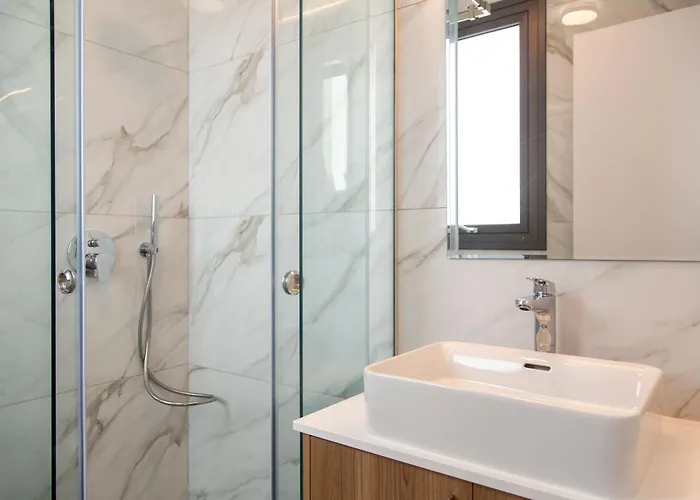 Villa Santa Barbara Seafront W Jacuzzi Pool