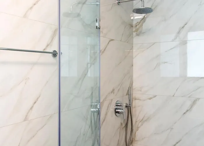 Santa Barbara Seafront W Jacuzzi Pool * Paphos