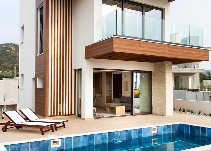 Villa Santa Barbara Seafront W Jacuzzi Pool