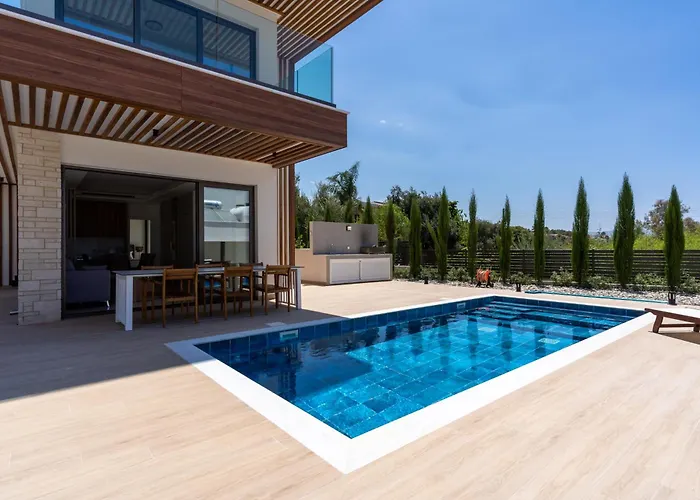 Santa Barbara Seafront W Jacuzzi Pool Villa *