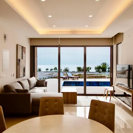 Santa Barbara Seafront W Jacuzzi Pool Villa *