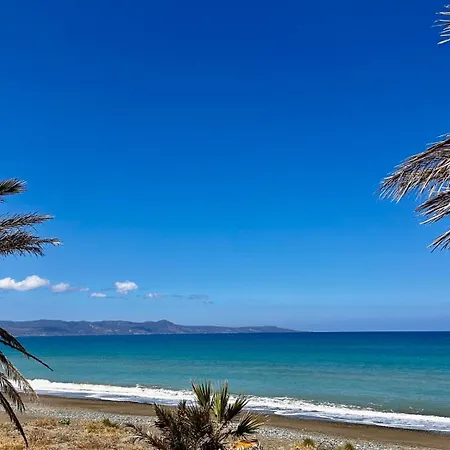 Vilă Santa Barbara Seafront W Jacuzzi Pool