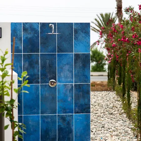 Santa Barbara Seafront W Jacuzzi Pool بافوس