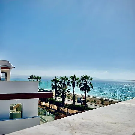 Vilă Santa Barbara Seafront W Jacuzzi Pool