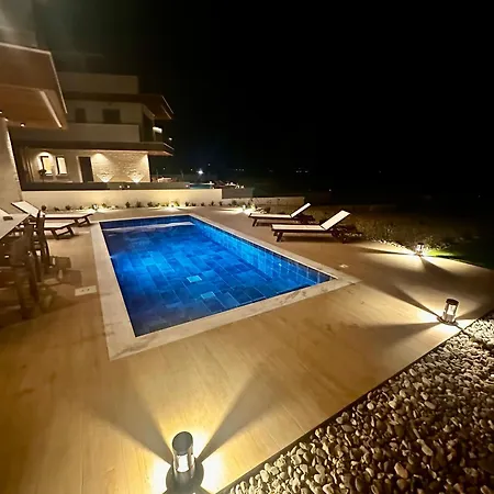 Villa Santa Barbara Seafront W Jacuzzi Pool Paphos
