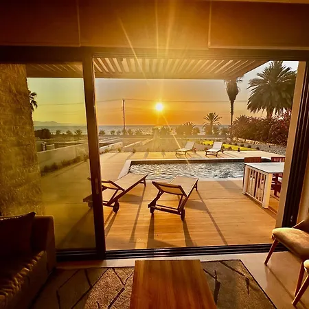 Villa Santa Barbara Seafront W Jacuzzi Pool *