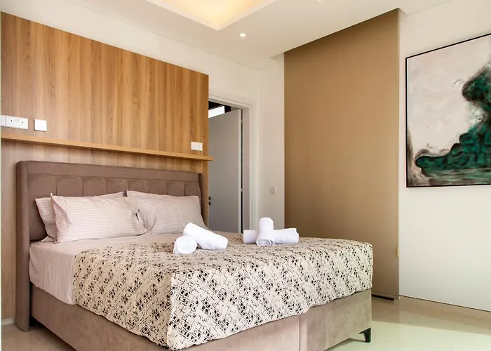 Santa Barbara Seafront W Jacuzzi Pool Villa