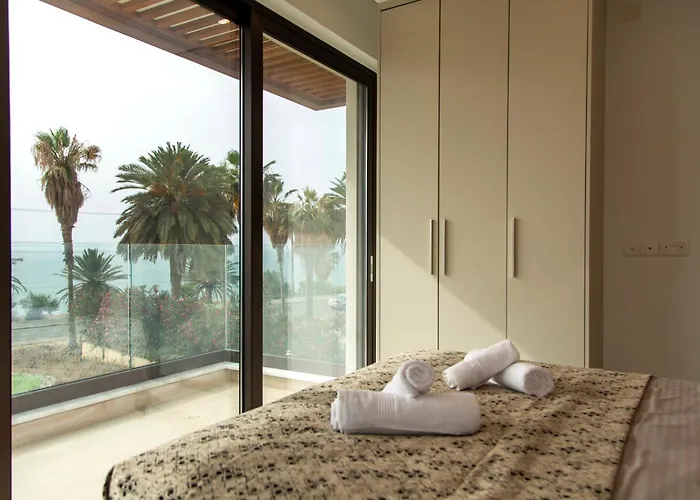 ヴィラ Santa Barbara Seafront W Jacuzzi Pool パ フォス