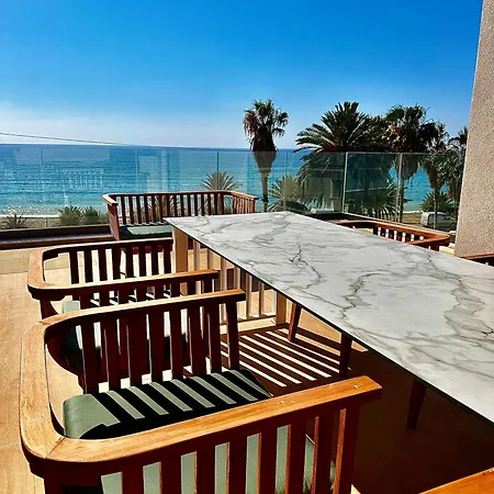 Santa Barbara Seafront W Jacuzzi Pool * 파포스