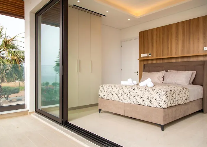 Santa Barbara Seafront W Jacuzzi Pool Vila *