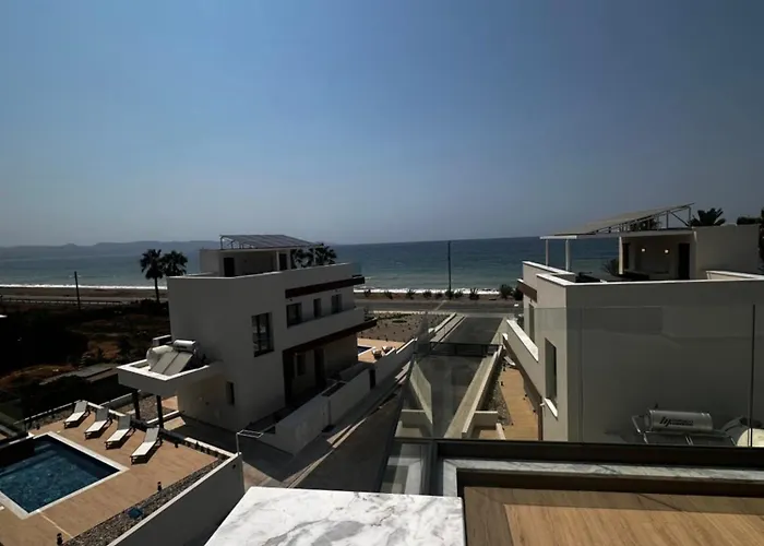 Santa Barbara Seafront W Jacuzzi Pool Vila Paphos