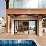 Villa Santa Barbara Seafront W Jacuzzi Pool *